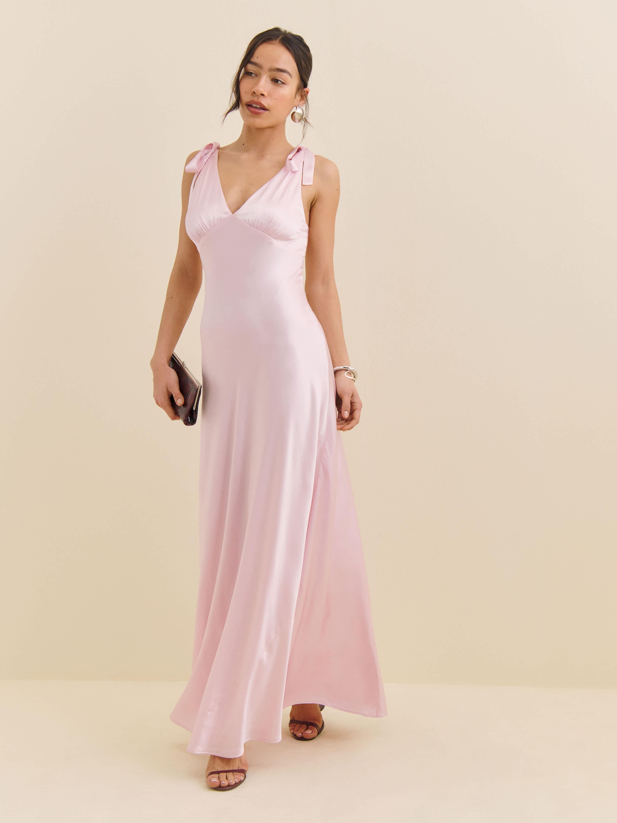 wedding dresses with long sleeves and low back Backless Lace Sleeve Sheath Dress crafted from flowing chiffon Mission Style Size:XXXL (US 16-18) Sweetcrispy White 6-Drawer 59-in