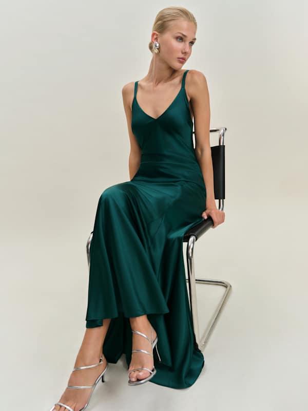 green emerald velvet dress Rent The Selia Green Linen Dress By Reformation main image 0