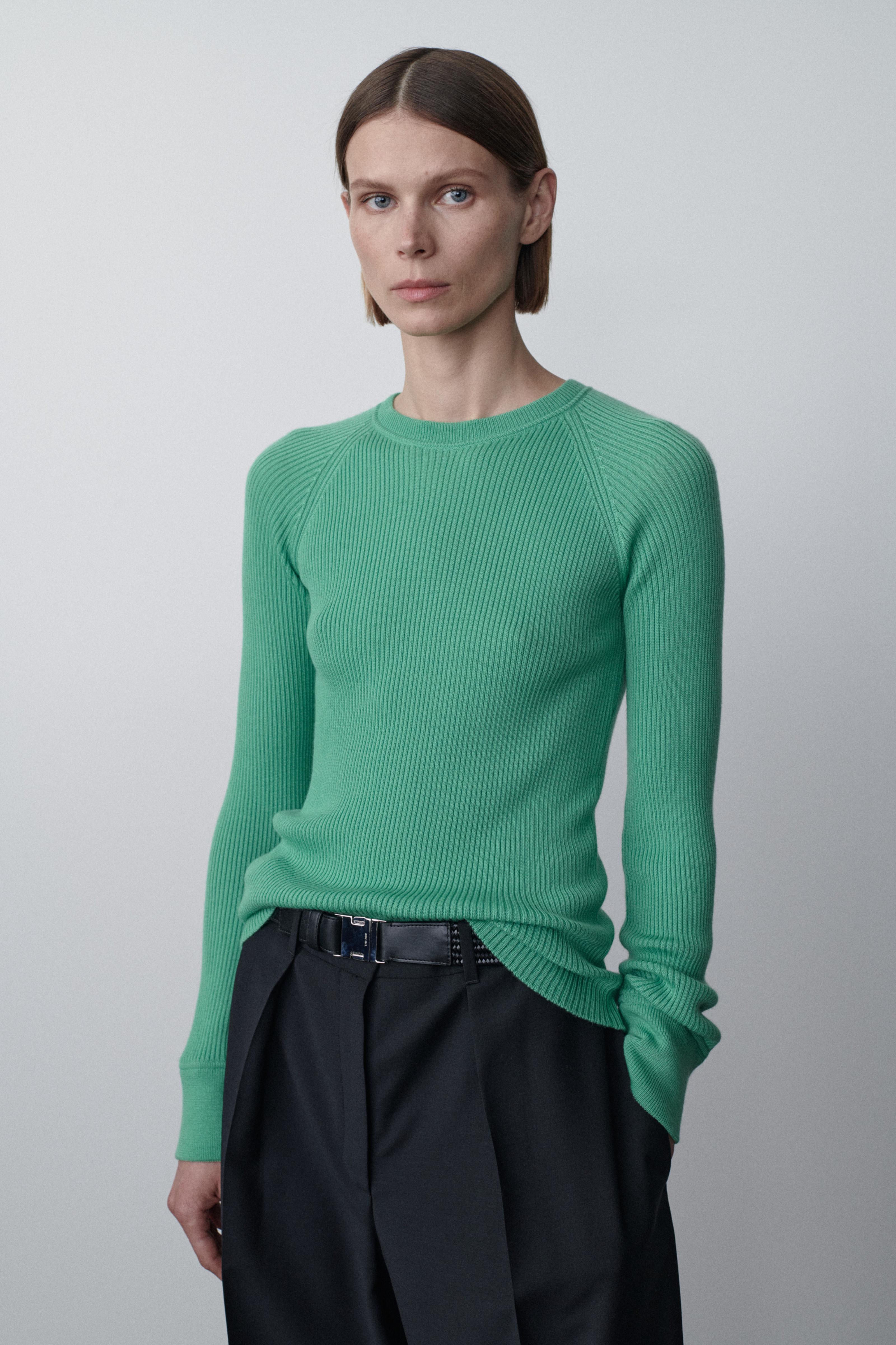 The Row V-neck Cashmere Sweater in Green Womens Clothing Jumpers and knitwear Jumpers 