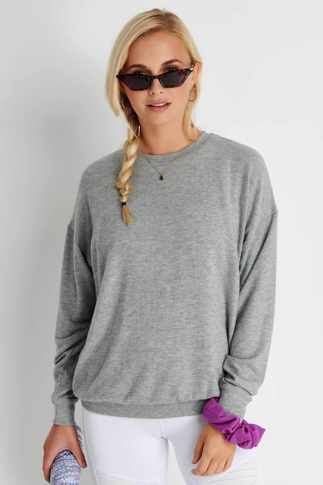 alo yoga soho pullover