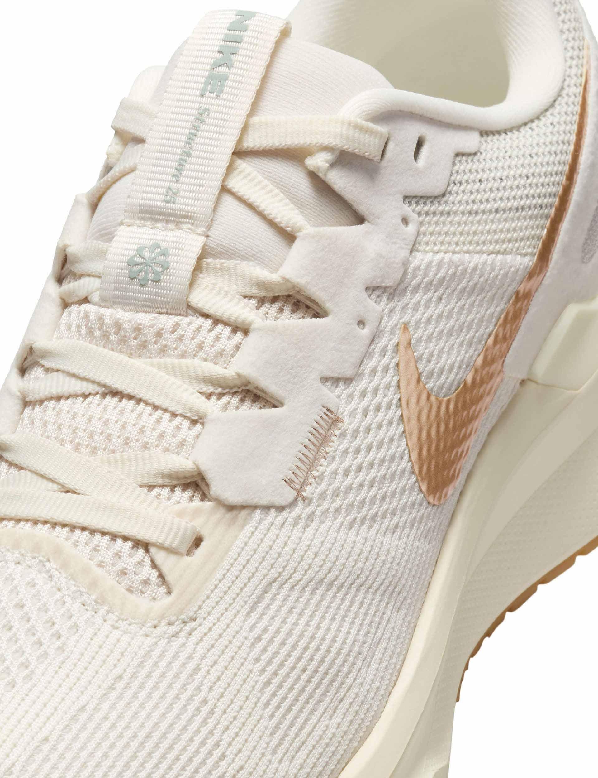 Nike Women s Structure 25 Road Running Shoes in White Lyst UK