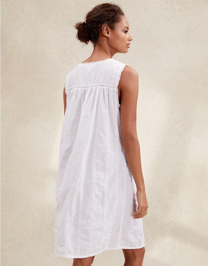 The White Company Cotton Pintuck Embroidered Nightie in White | Lyst