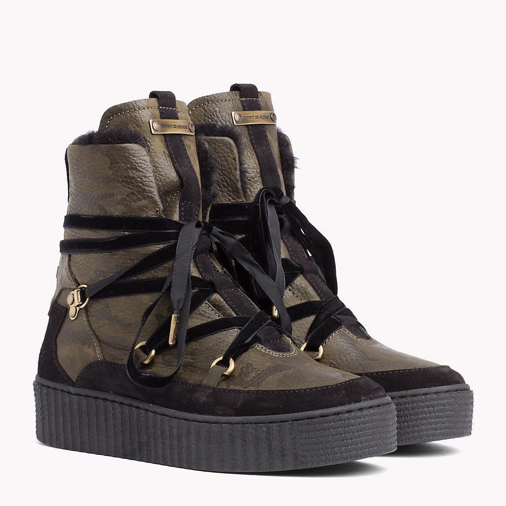 tommy signature flatform boot