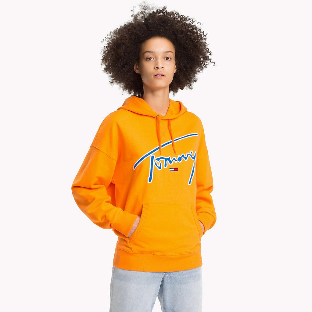 tommy signature hoodie