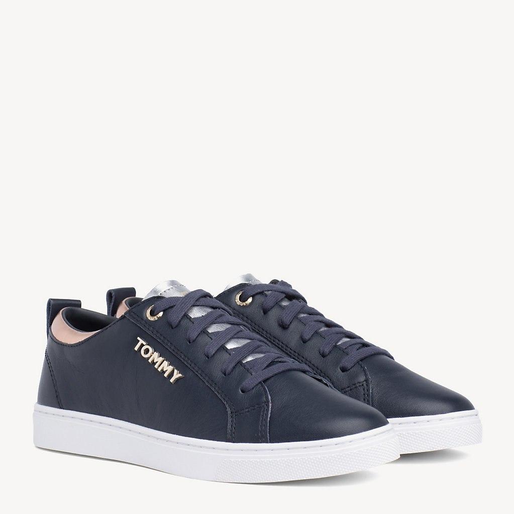 metallic detail city trainers