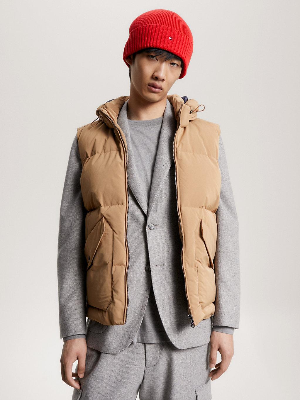 Tommy Hilfiger Th Warm Down Hooded Recycled Gilet in Natural for