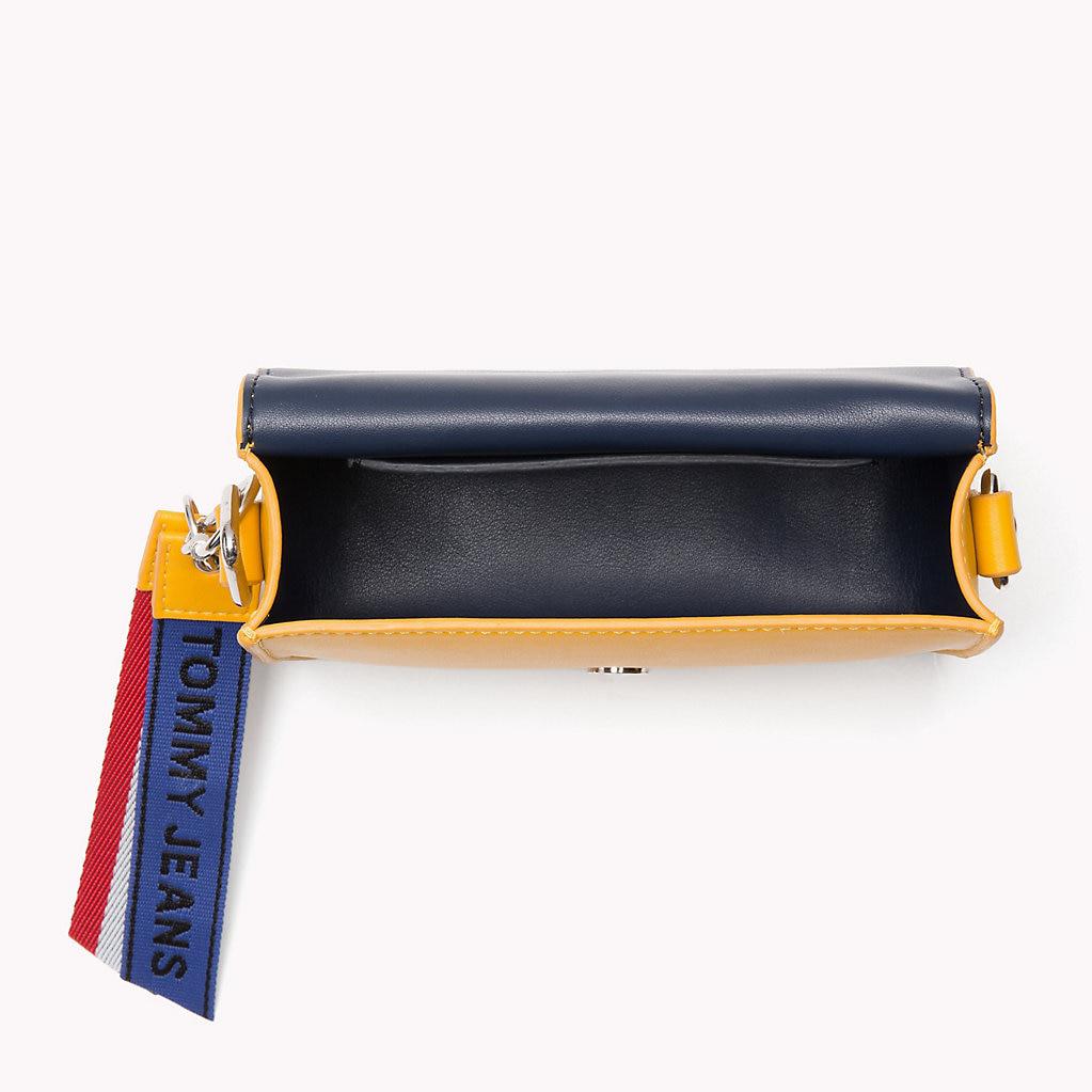 tommy jeans boxy crossover