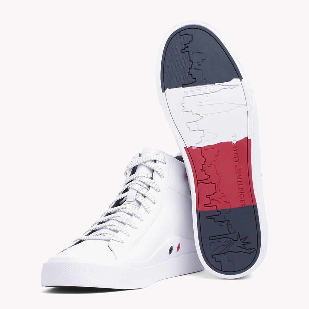 tommy hilfiger flag detail leather sneaker in white