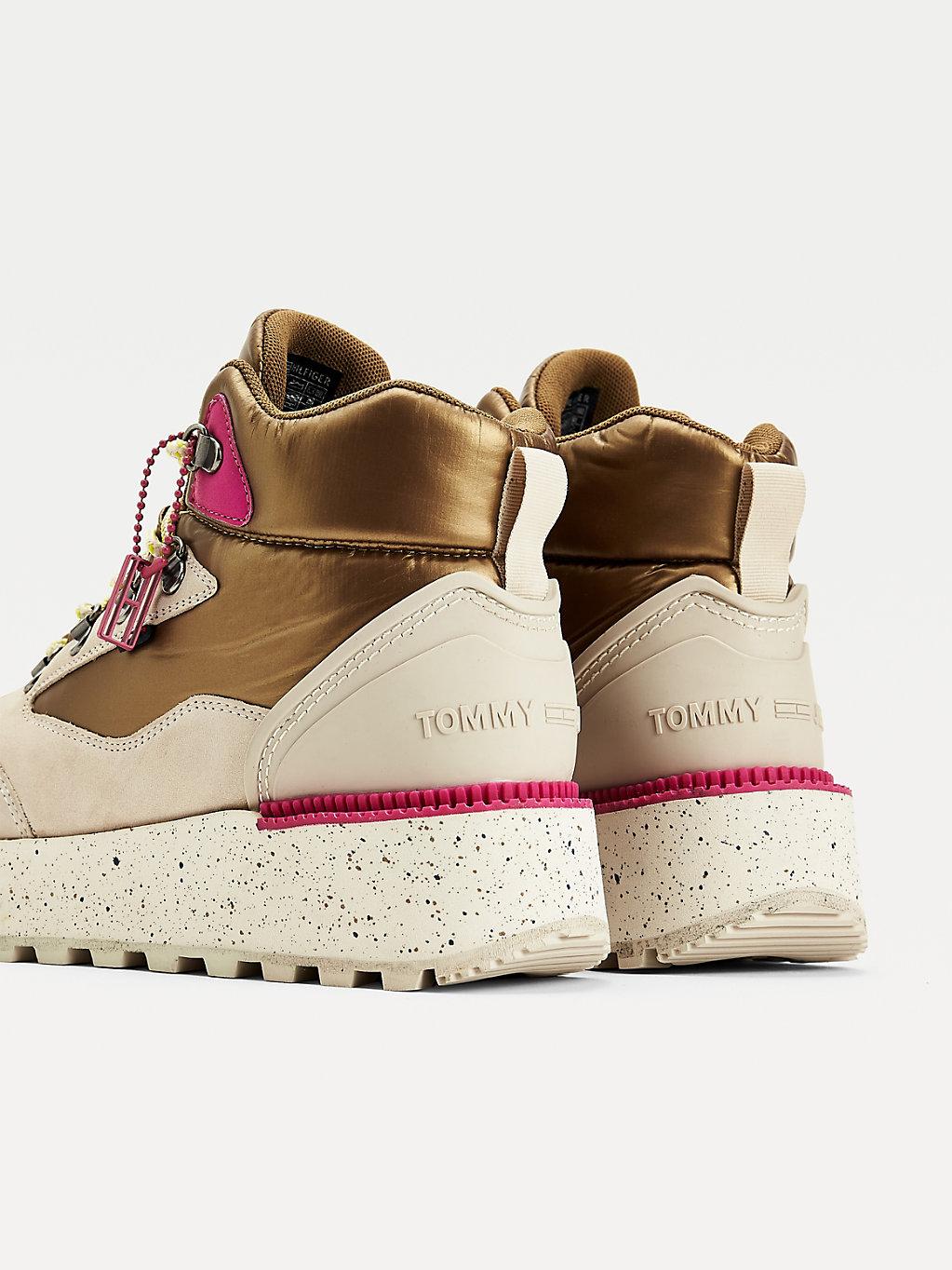 tommy hilfiger hybrid