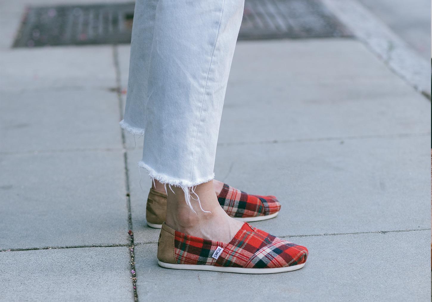 toms red plaid boots