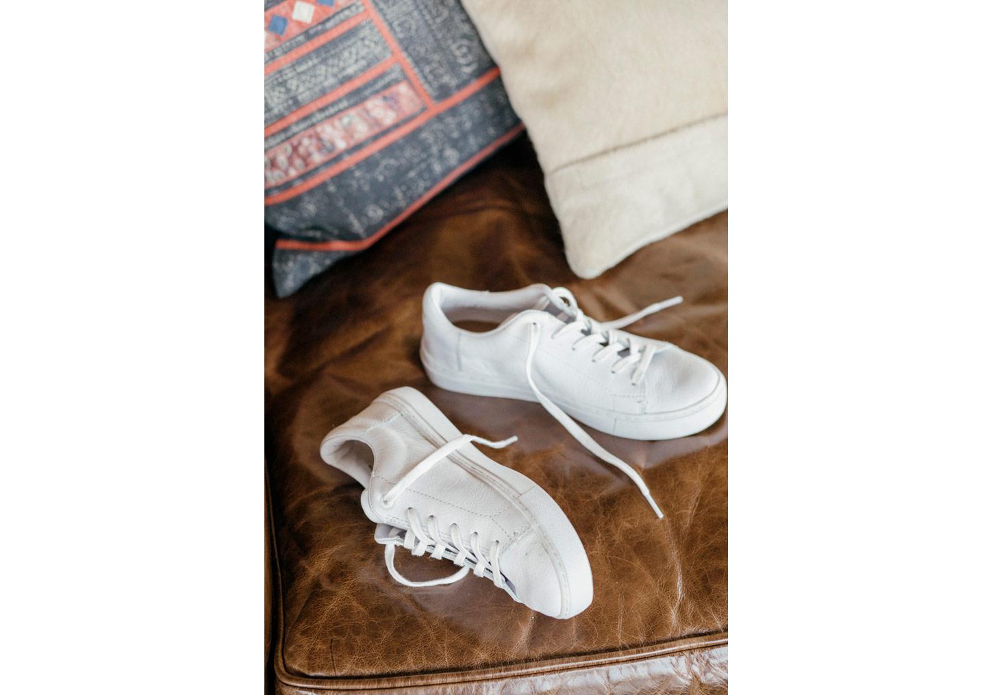 toms white leather sneakers