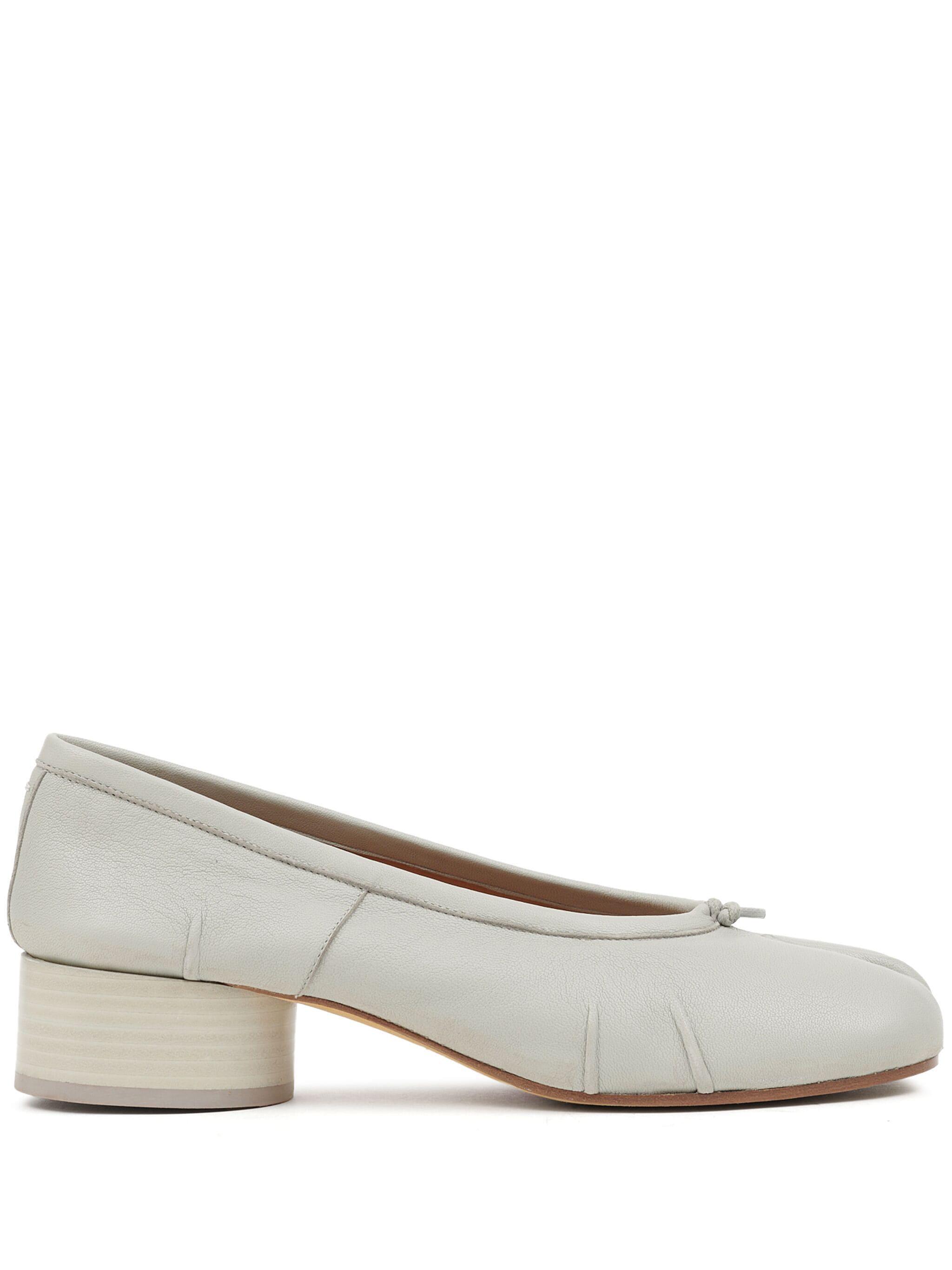 Maison Margiela 30Mm Tabi New Pumps in White | Lyst Maison Margiela 30Mm Tabi New Pumps in White | Lyst