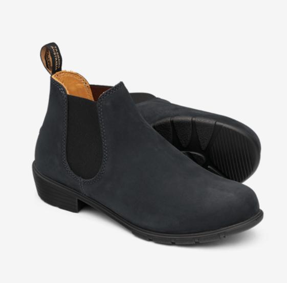 blundstone ankle boots