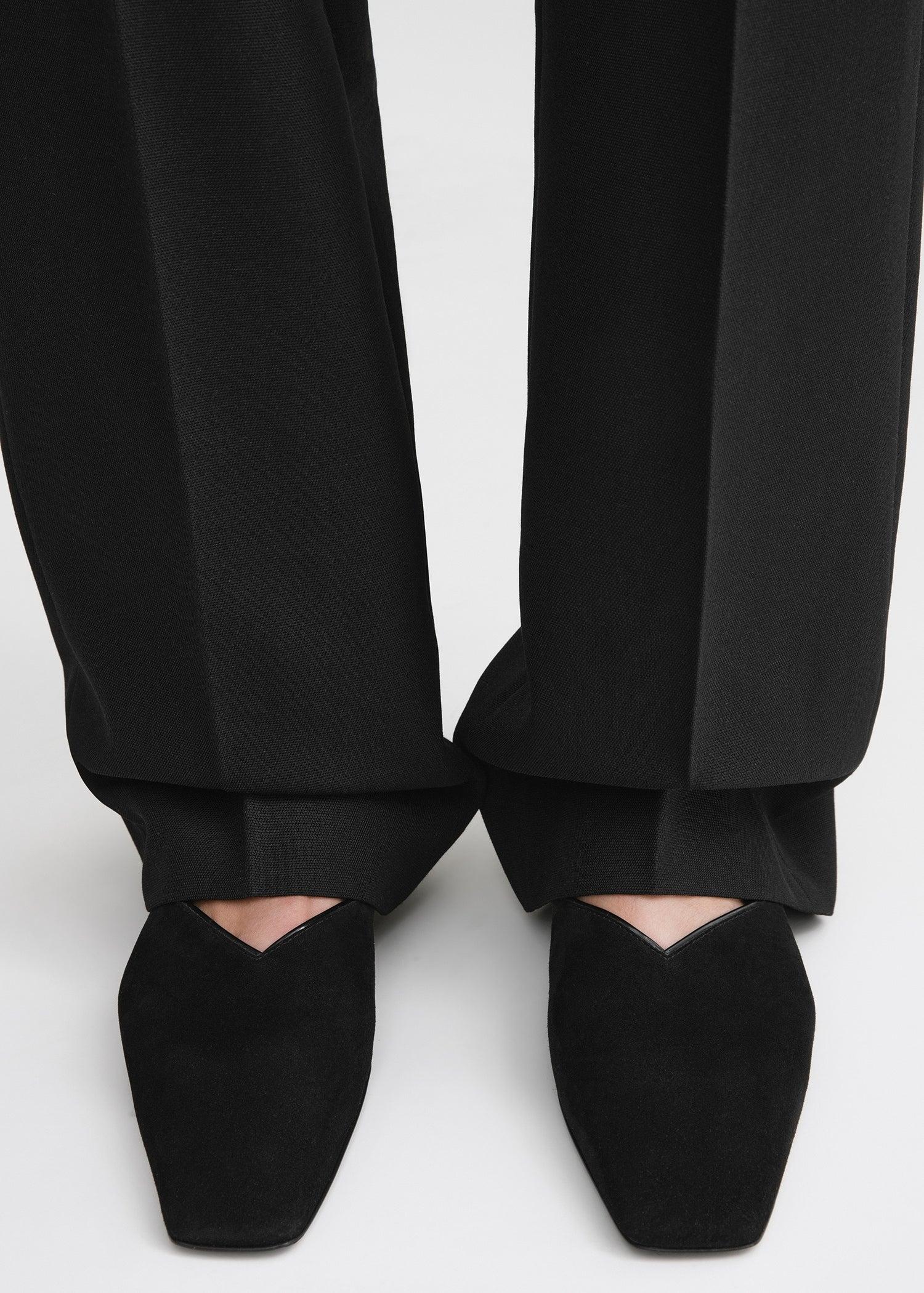 バレエシューズ Toteme Suede ballet flats Black Minimalist suede ballerinas black – TOTEME