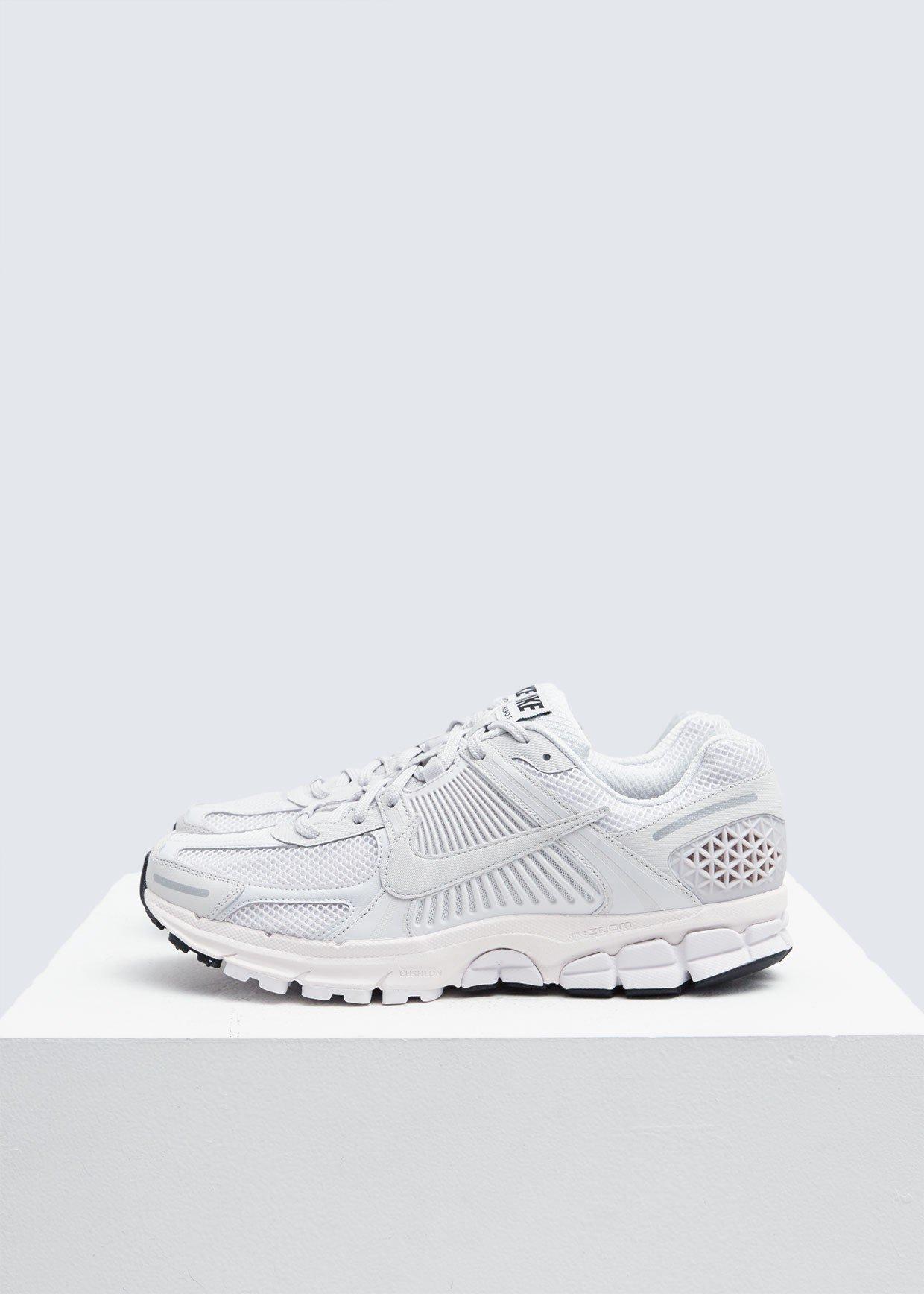 nike zoom vomero 5 sp white