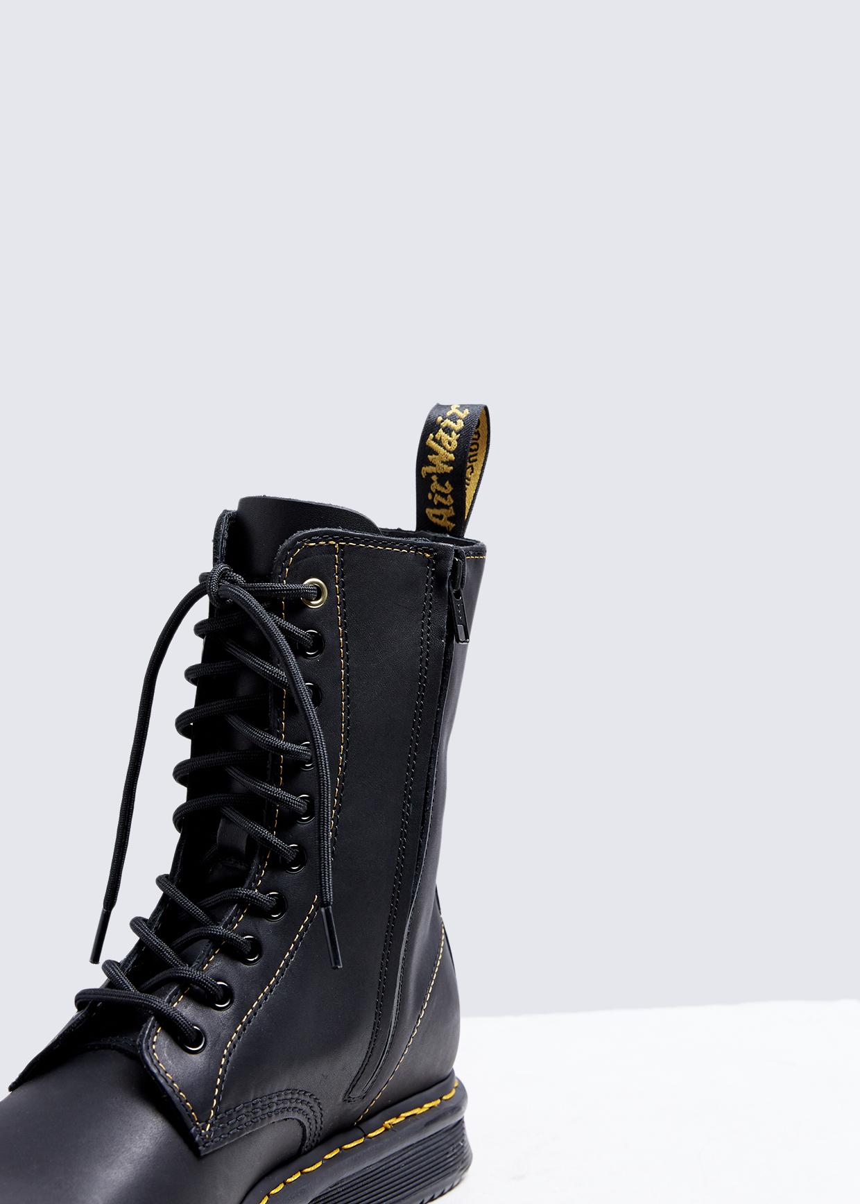 dr martens 18 hole boots