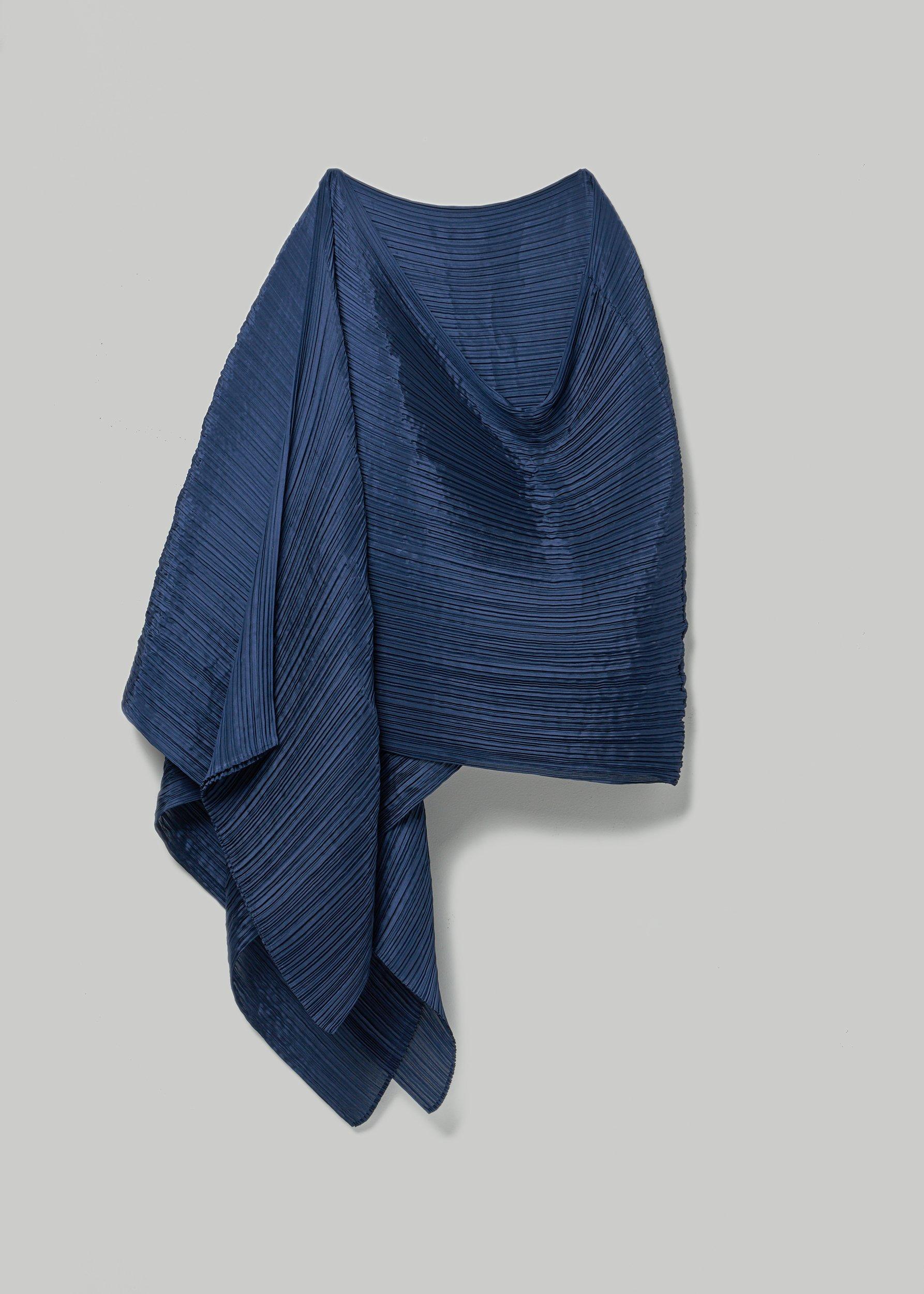 Pleats Please Issey Miyake Synthetic Madame T Scarf in Blue - Lyst