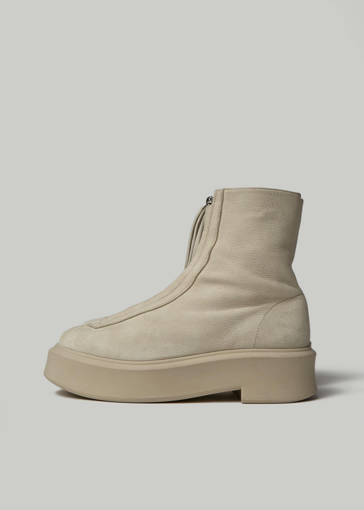 The Row Leather Zipped Boot I in Beige (Natural) - Lyst