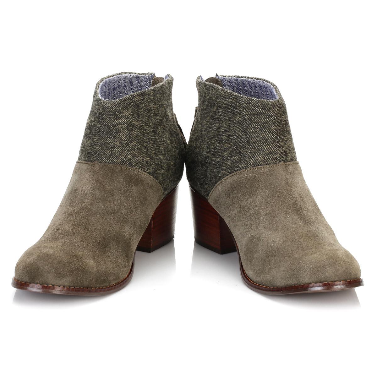 green booties