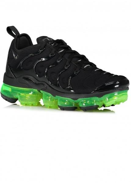 nike vapormax plus black green