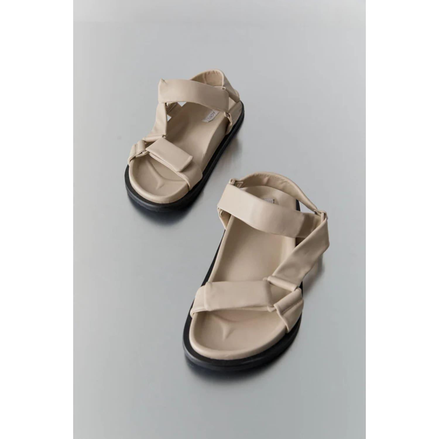 St. Agni Ecru Padded Sportsu Leather Sandals in Gray Lyst