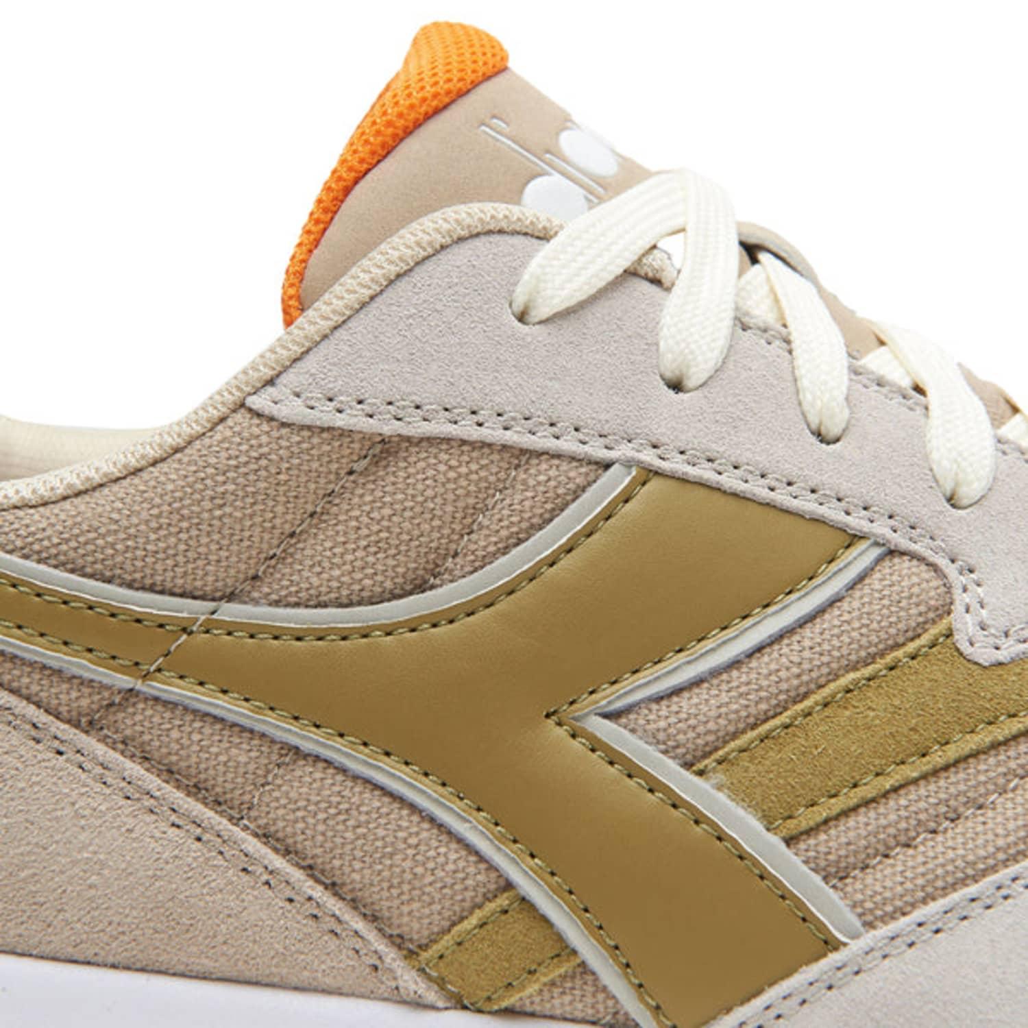 Diadora N902s Natural Pack Trainers in Gray for Men | Lyst