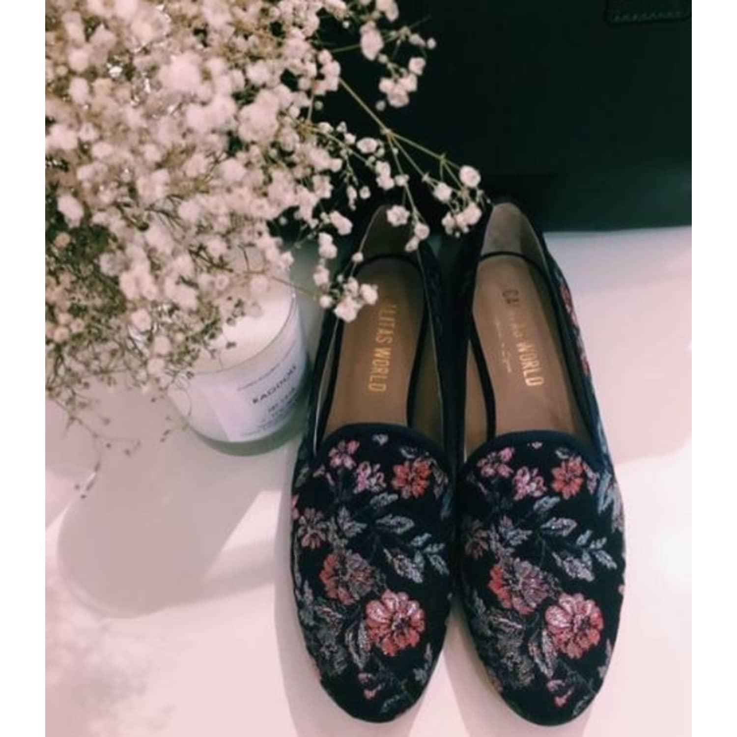 Calita Shoes Flower Loafers in Black | Lyst