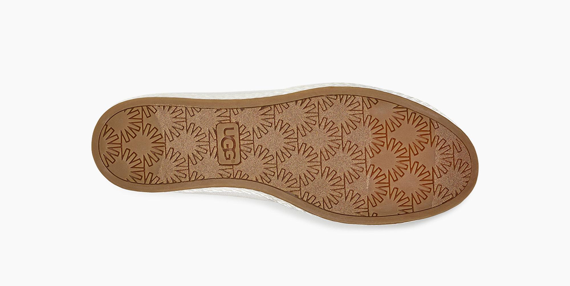 ugg ynez ruffle flat