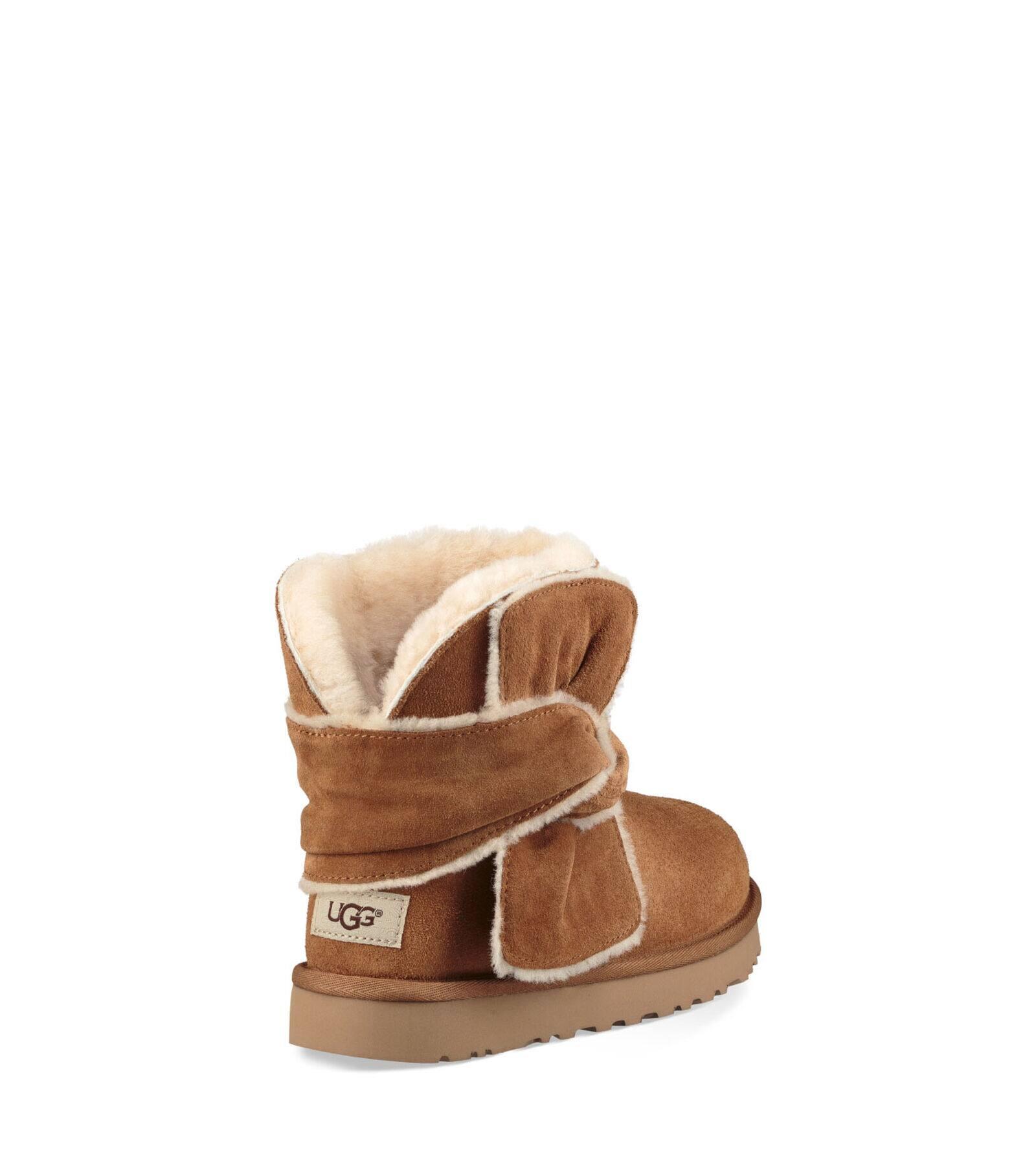 ugg mini spill seam bow