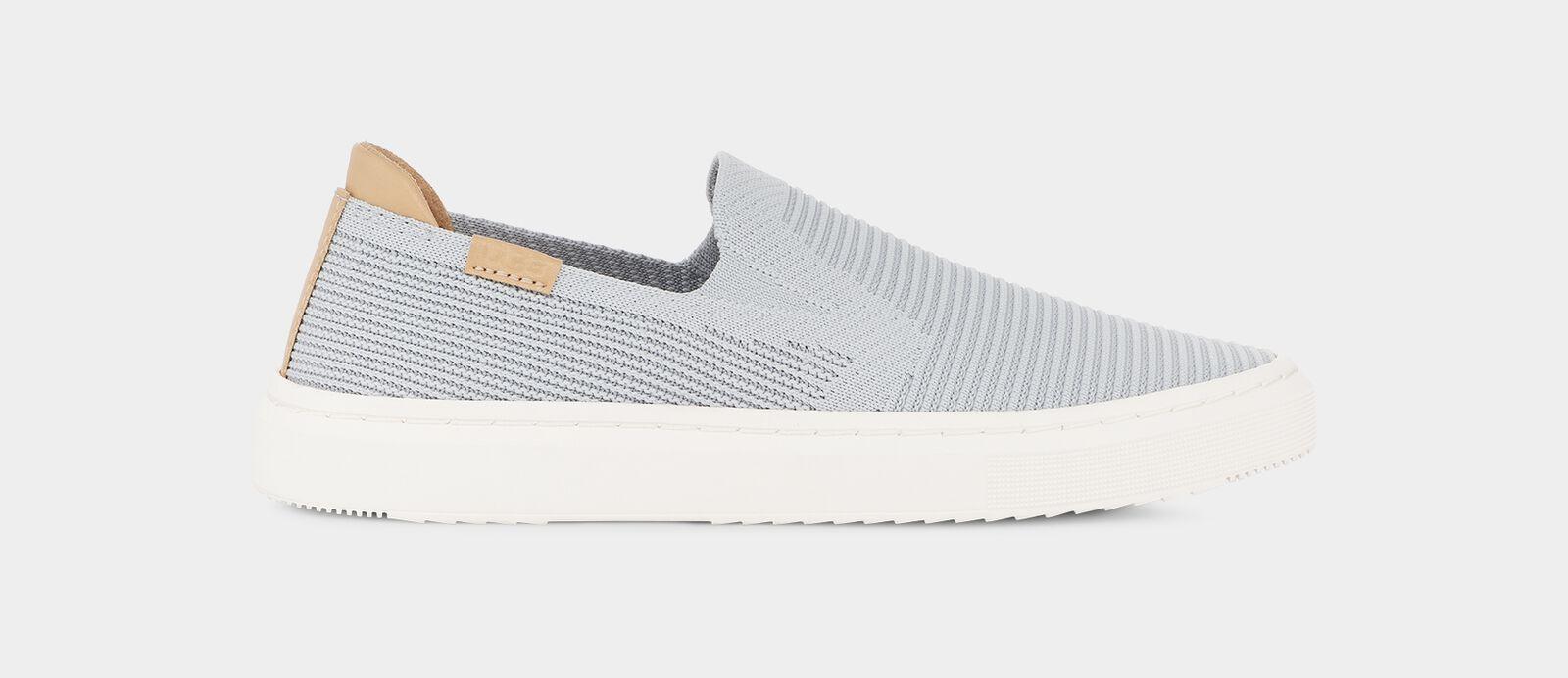 UGG Alameda Sammy in Black Lyst