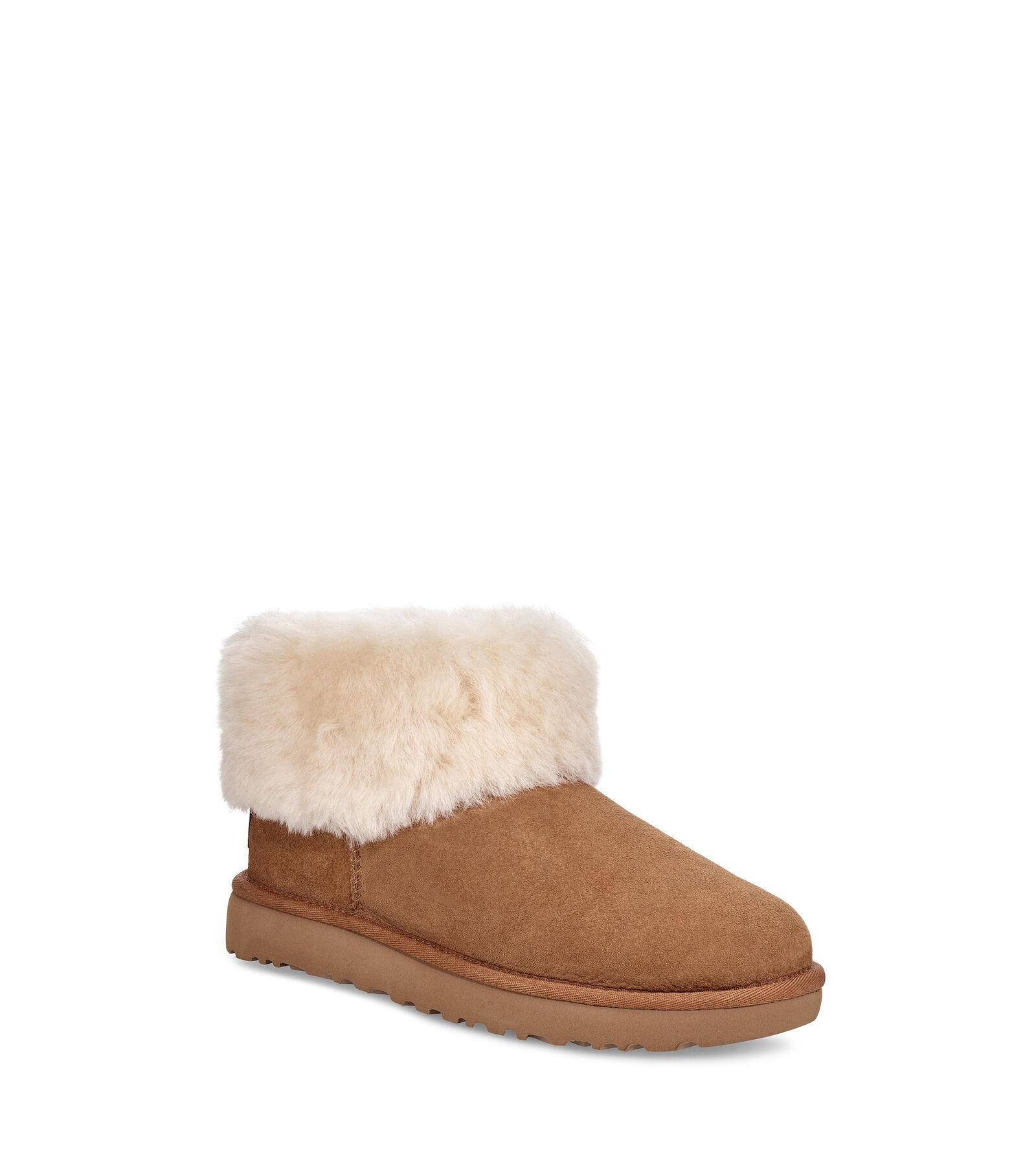 Short uggs with fur on outside deals