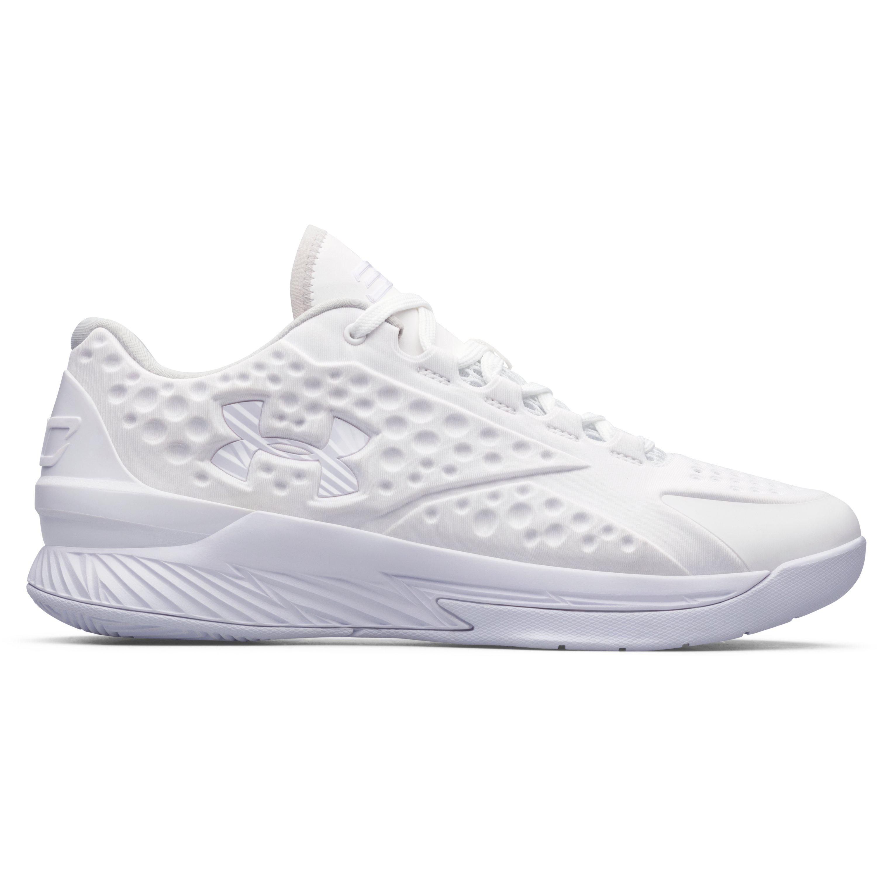 Under Armour Low Top Basketball Shoes - almoire