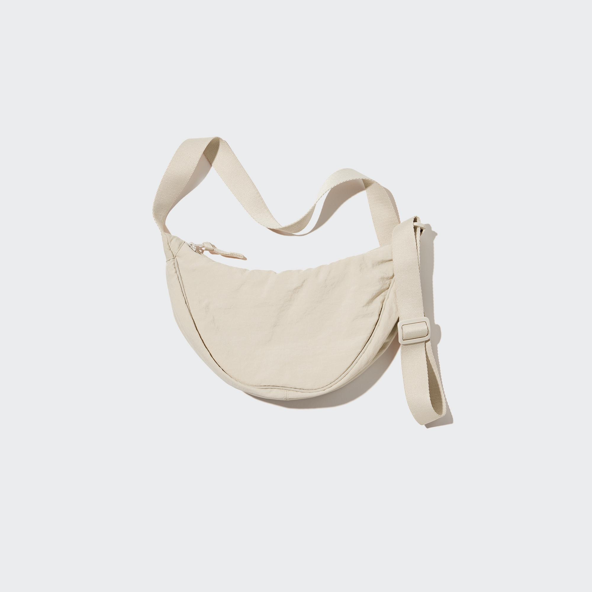 Uniqlo Nylon Mini Schultertasche in Natur | Lyst DE