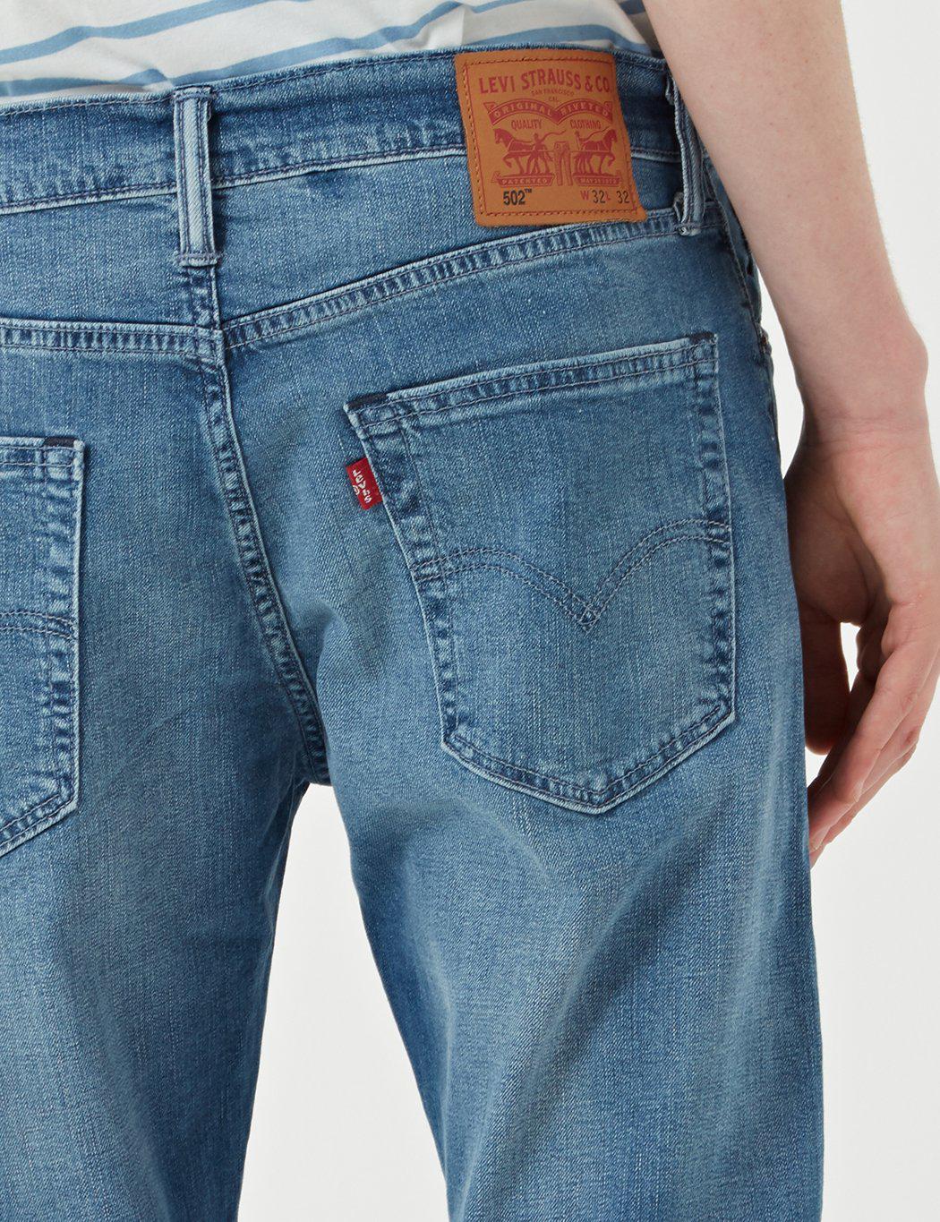 levis relaxed tapered