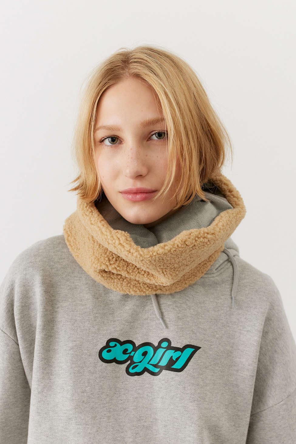 New Balance Sherpa Snood Scarf in Natural | Lyst