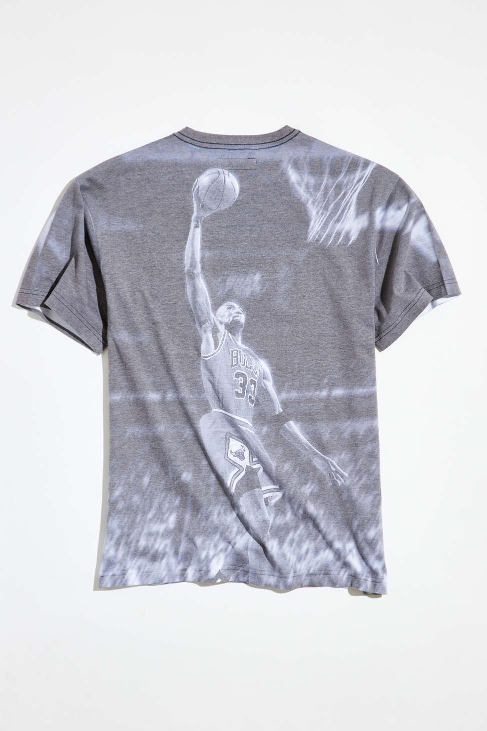 Mitchell and ness scottie pippen best sale t shirt