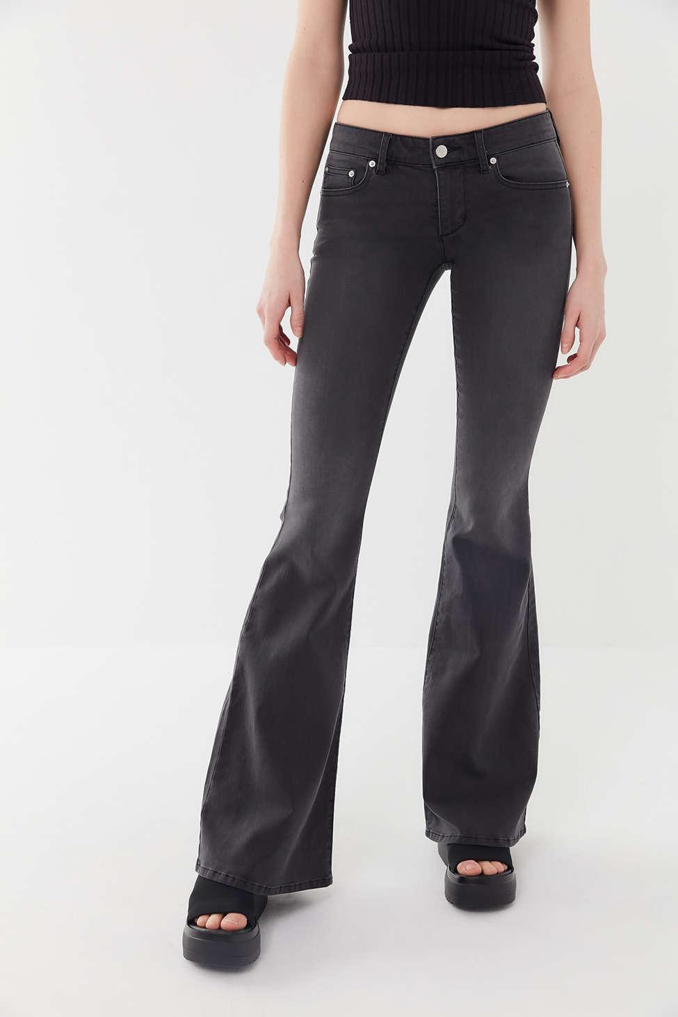 BDG Reese Low-rise Flare Jean in Black | Lyst
