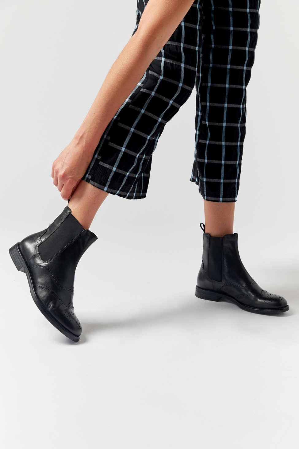 Leather Amina Chelsea Boot in Black - Lyst