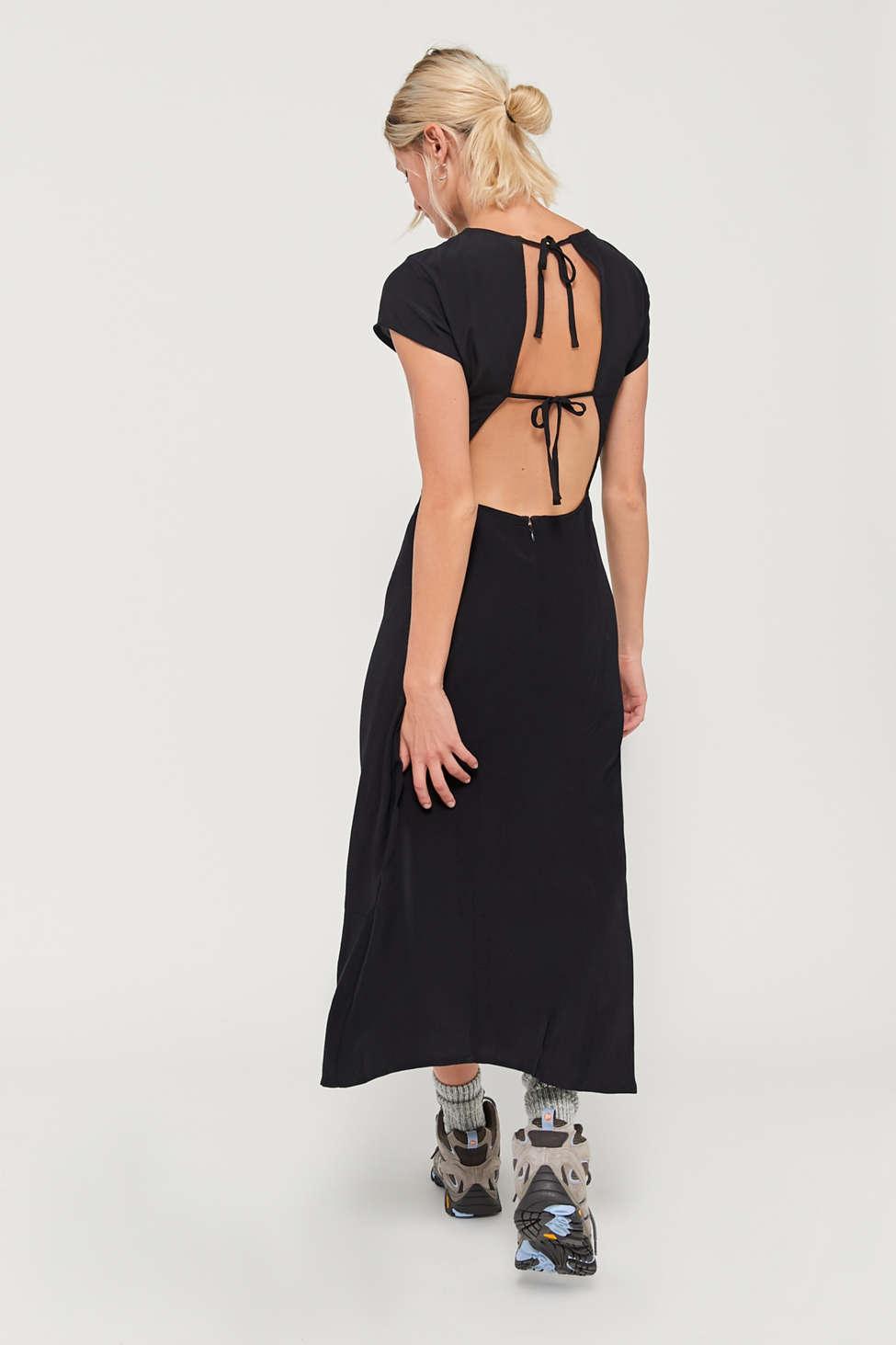 Urban Outfitters Uo Lindsey Cap-sleeve Midi Dress in Black | Lyst