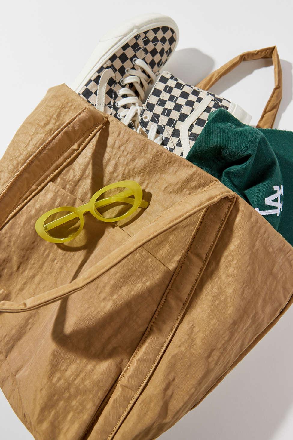 BAGGU Synthetic Cloud Bag in Khaki (Natural) Lyst Canada BAGGU Synthetic Cloud Bag in Khaki (Natural) Lyst Canada