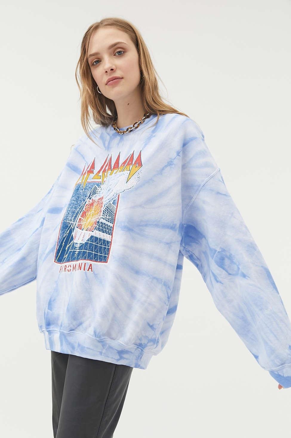 Urban Outfitters Def Leppard Pyromania Tie-dye Crew Neck Sweatshirt in Blue  | Lyst
