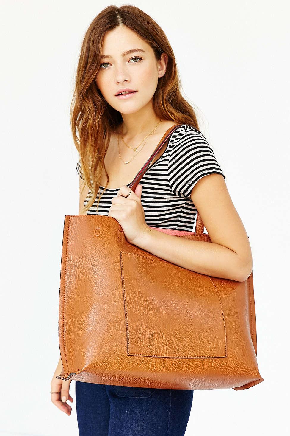 Urban Outfitters Reversible Vegan Leather Tote Bag in Brown/Coral (Brown) - Lyst
