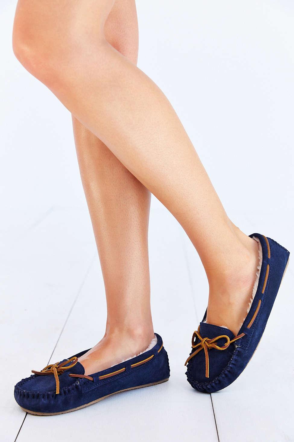 women's minnetonka cally casual shoe