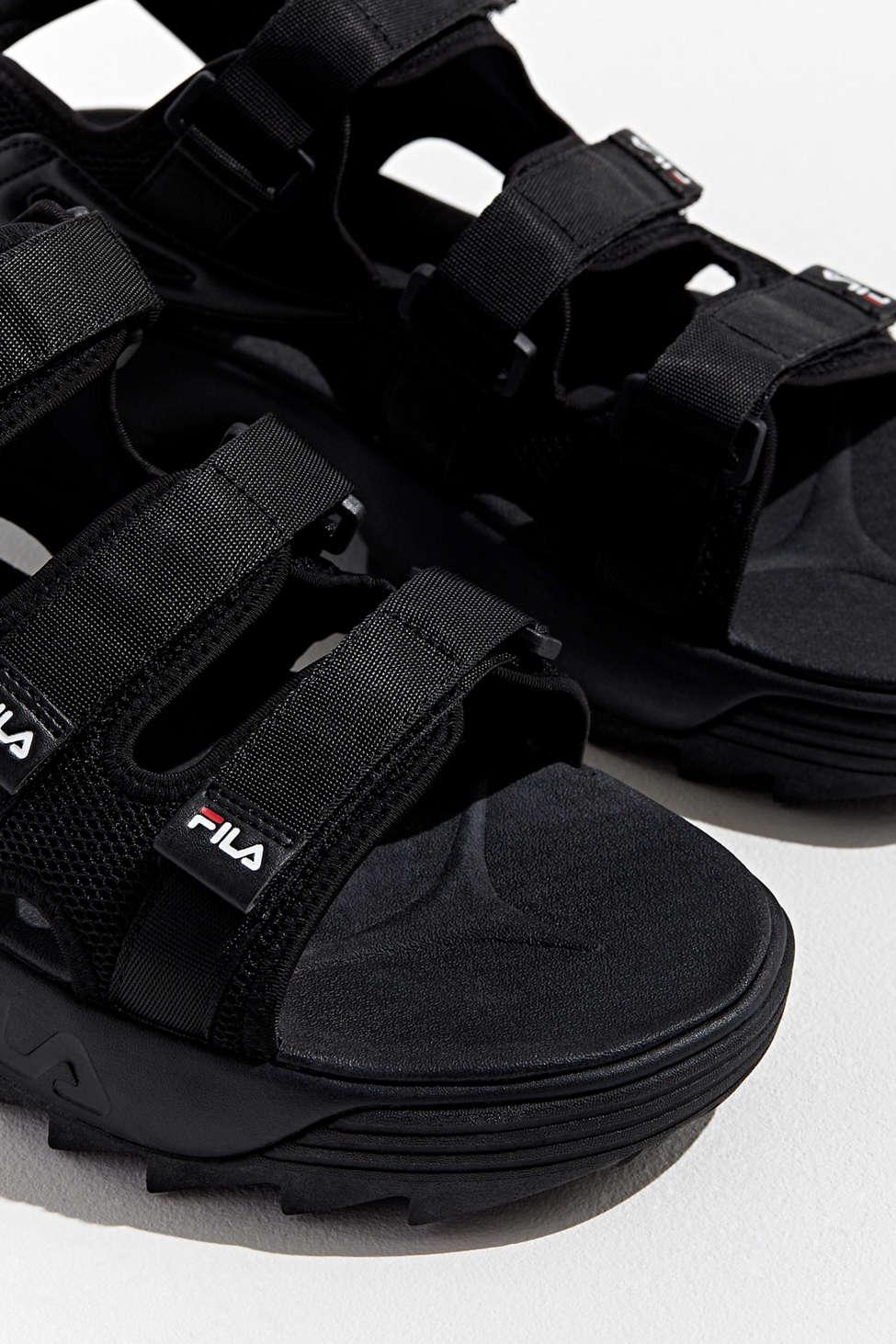 universitetsstuderende dagsorden damp Fila Uo Exclusive Disruptor Sandal in Black for Men | Lyst