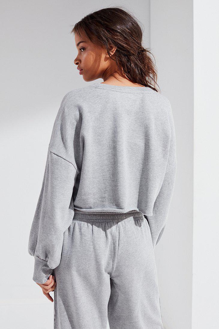 tommy hilfiger uo exclusive logo tape cropped sweatshirt