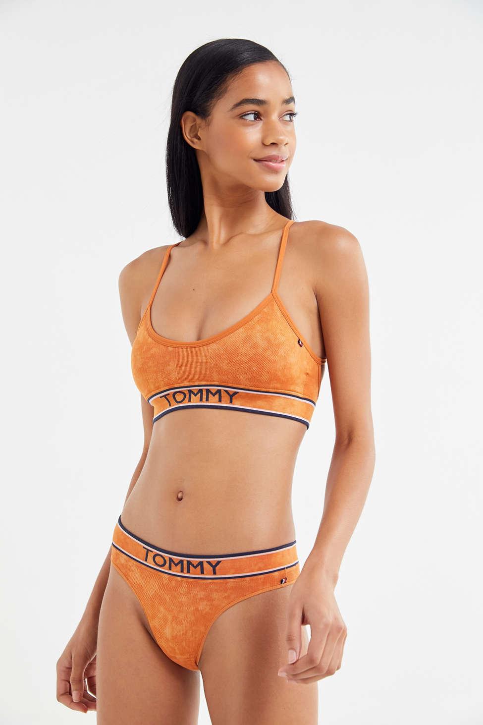 Tommy Hilfiger Tommy Hilfiger Uo Exclusive Seamless Strappy Back Bralette  in Orange - Lyst