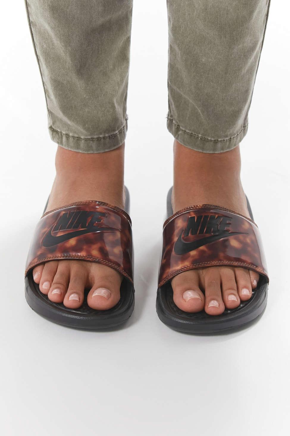 nike benassi tortoise slide sandal