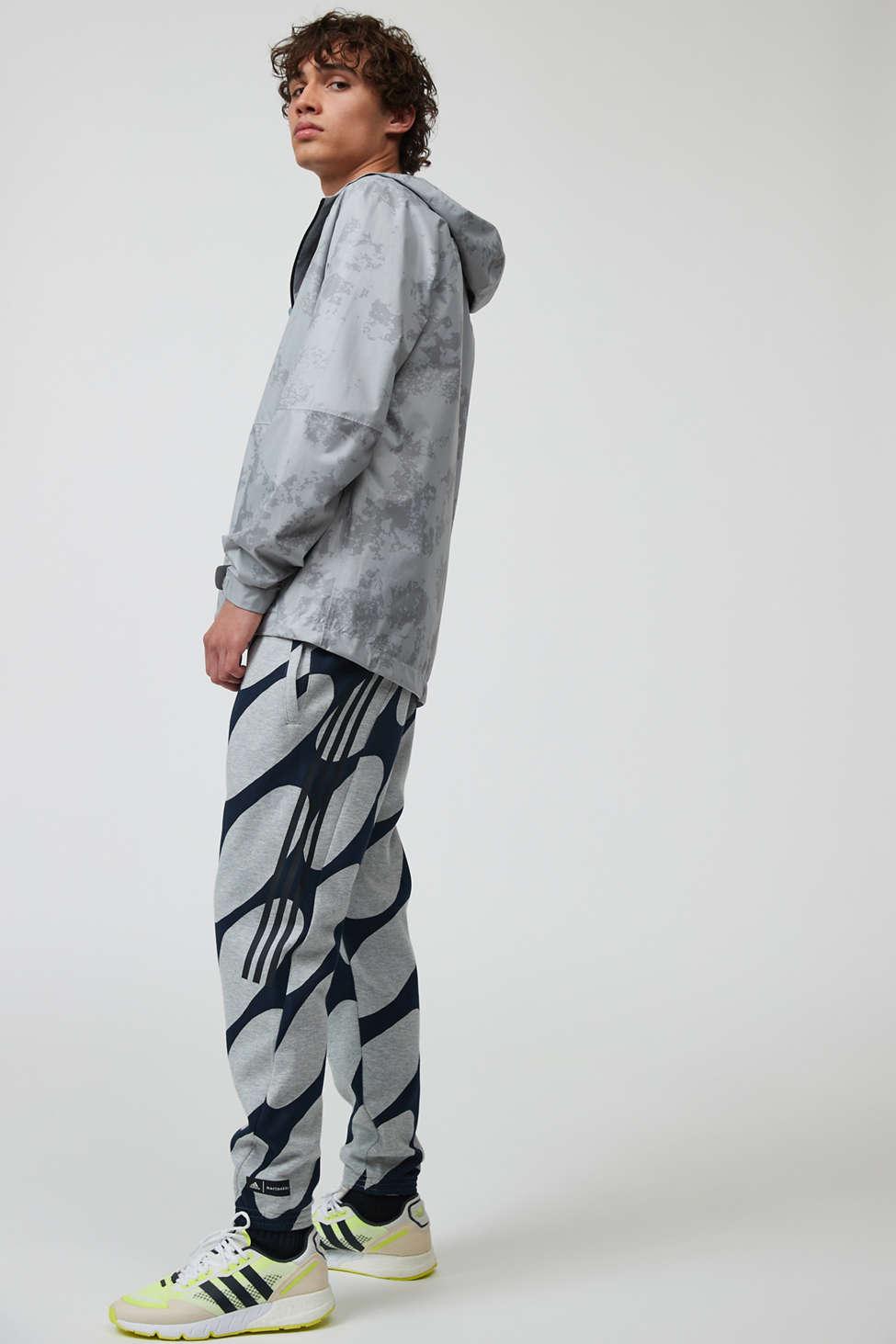 adidas All Season Graphic Sweatpant in Gray for Men | Lyst