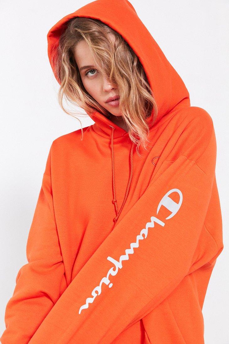 Champion + Uo Powerblend Reflective Hoodie Sweatshirt in Orange | Lyst