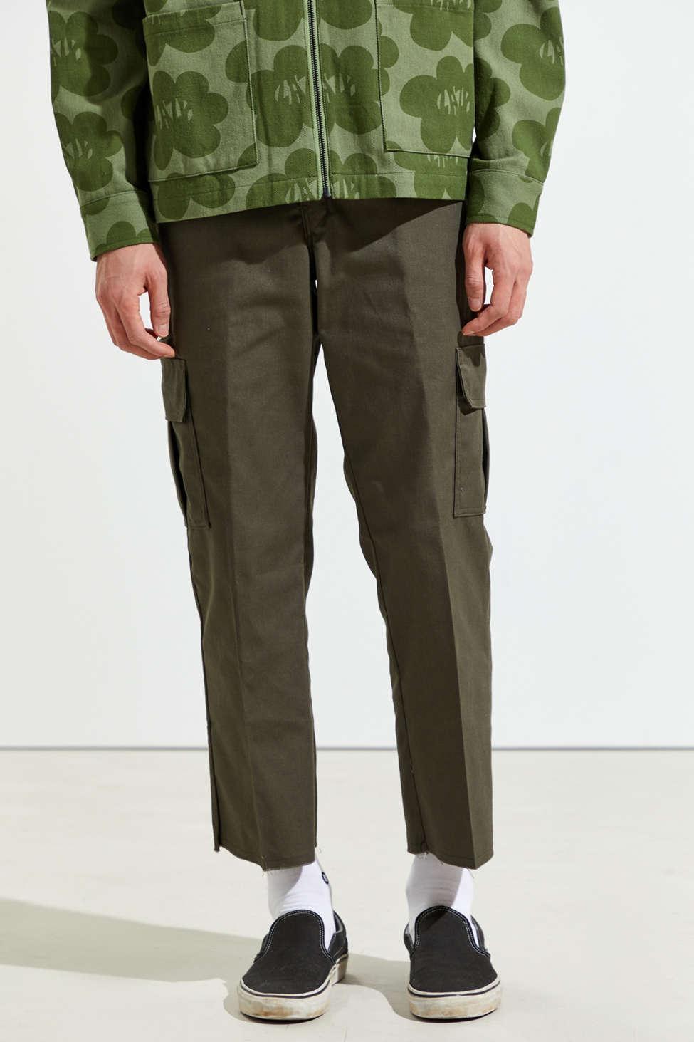 Dickies Uo Exclusive Cutoff Twill Cargo Pant in Green for Men | Lyst